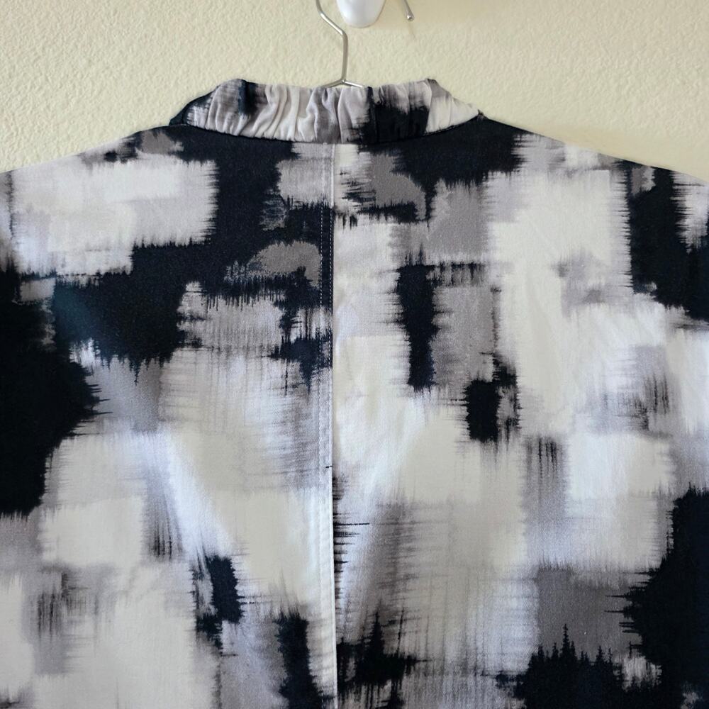 Chicos Abstract Print Button Front Jacket Womens Size 1 Black Gray 3 4 Sleeve - Picture 10 of 12